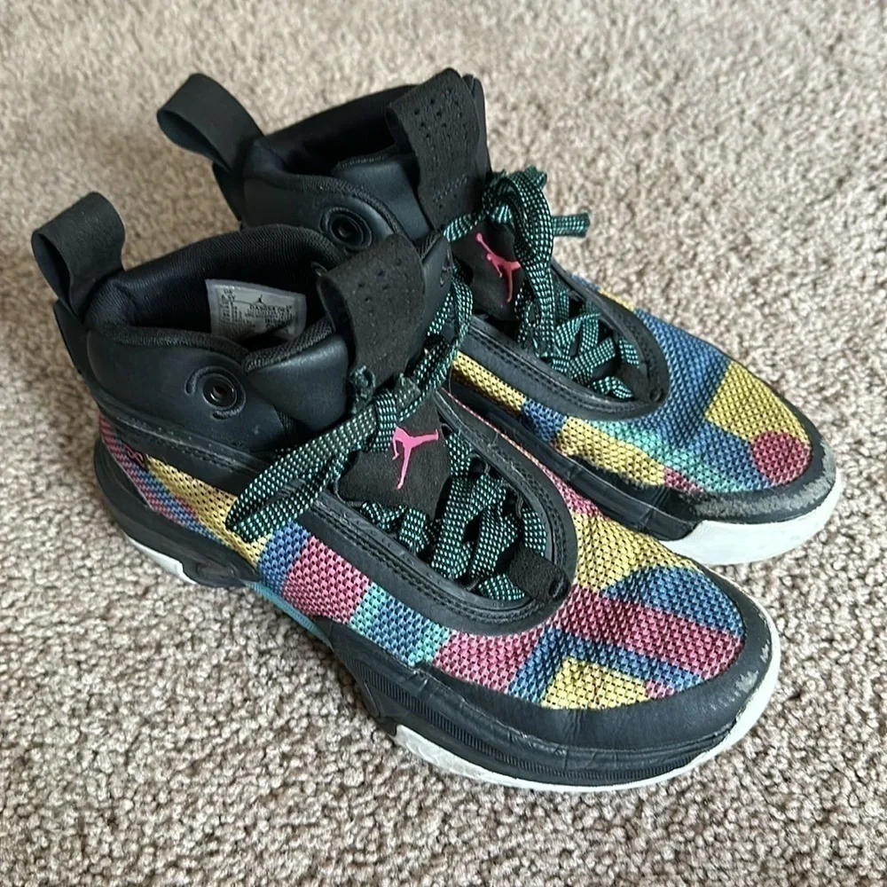 Jordan’s basketball sneakers size 6.5 youth